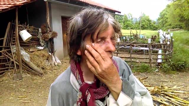 BAKA LJUBINKA PREŽIVELA HOROR KAD SU DVA RAZBOJNIKA UPALA NA IMANJE