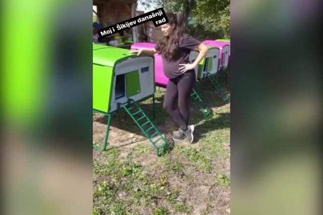 MARIJA PETRONIJEVIĆ POKAZALA TRUDNIČKI STOMAK: Evo kako izgleda u 8. MESECU, glumica NE ODUSTAJE od poslova u svom selu! (VIDEO)