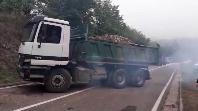 JEDNA TRKA PUTA JARINJE KOSOVSKA MITROVICA OSLOBOĐENA