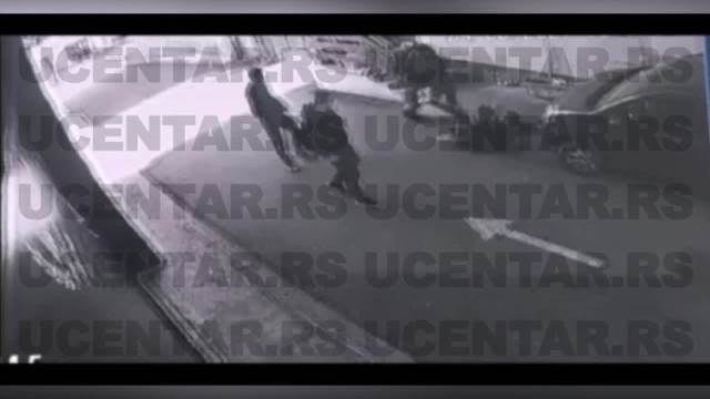 UZNEMIRUJUĆI VIDEO! Krvničko prebijanje mladića u centru Kragujevca!