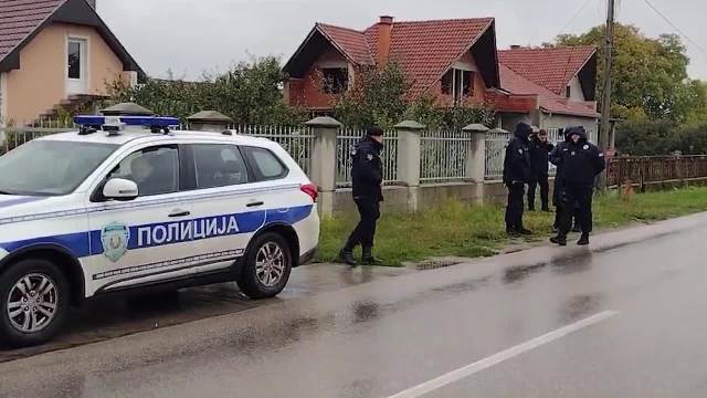 POTRAGA ZA UBICAMA ĐOKIĆA: Policija upala u selo Moravac