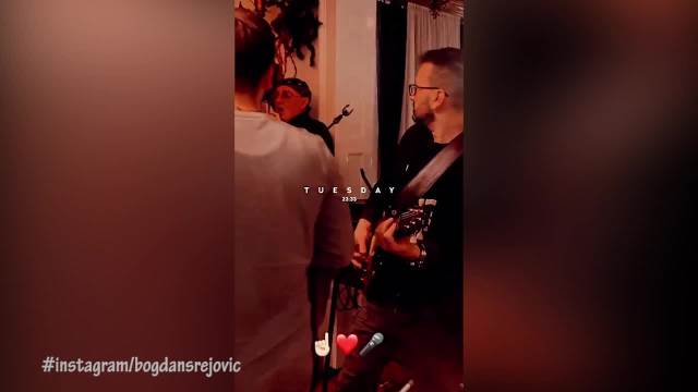 CECA I BOGDAN PODELILI INTIMNI TRENUTAK: Ovako poznati par uživa u ljubavi dok ima peva Oliver Mandić! (VIDEO)