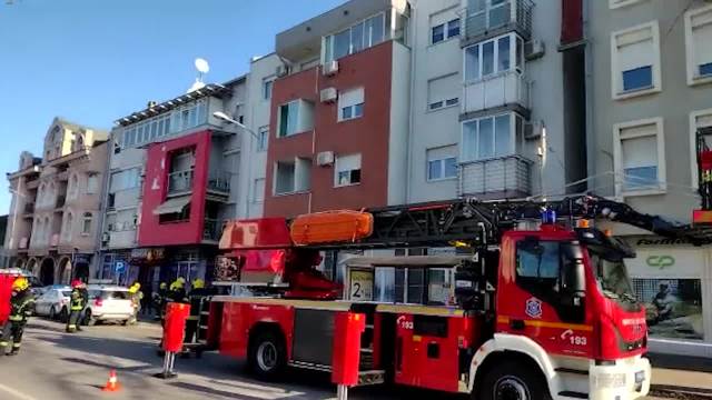 Drama u Novom Sadu: Sin preti da će da ubije sebe i svakog ko mu priđe, očajna majka pozvala policiju
