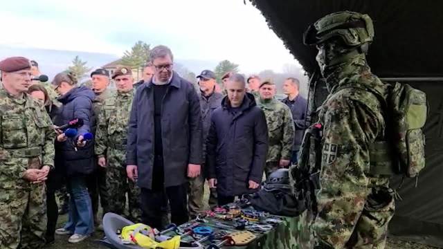 Aleksandar Vučić obišao kasarnu Rastko Nemanjić u Pančevu