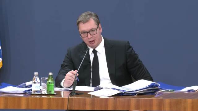 Predsednik Aleksandar Vučić:  Penzije će da prate plate, zalažem se za OBAVEZNI VOJNI ROK od 90 dana