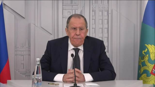 Sergej Lavrov odgovara na pitanje novinarke Kurira