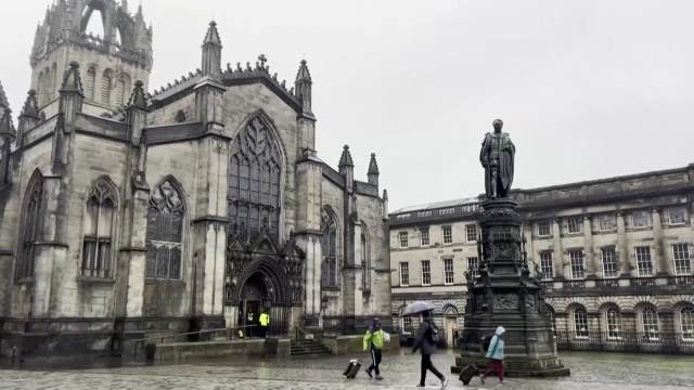 OVDE ĆE POČIVATI KRALJICA ELIZABETA II Biće sahranjena u katedrali St. Džajls u Edinburgu
