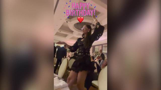 Vujadin čestitao Mirki rođendan uz snimak na kojem ona đuska uz poznati hit