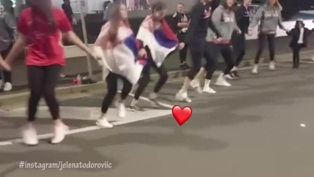 Košarkašice Srbije oplele kolce sa navijačima