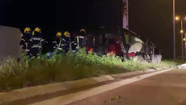 Stravična saobraćajna nesreća na Pančevačkom putu, troje poginulo, jedan teško povređen