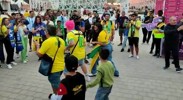 Navijači Brazila veseli pred utakmicu protiv Hrvatske