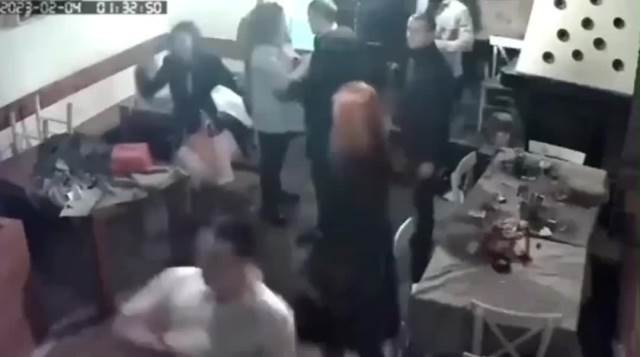 Neviđena makljaža u kafani u Šapcu