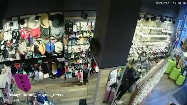 Krađa na Trgu republike