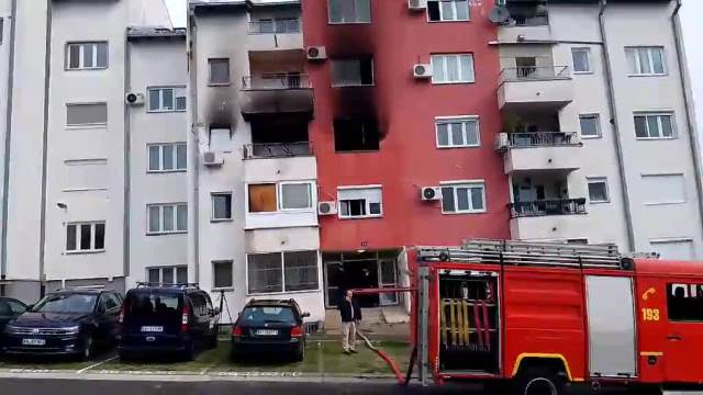 Požar u Sremčici u ulici Sare Bernar