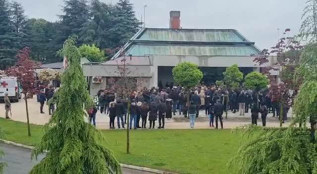 Sahrana A.Č na groblju Lešće 