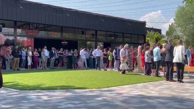 Mlada i mladoženja stali pred matičara