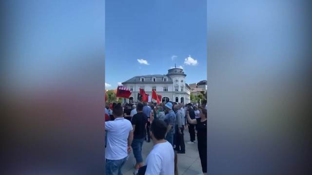 Skup podrske Kurtiju I Osmsnijevoj u Pristini...Viorile se zastave UCK